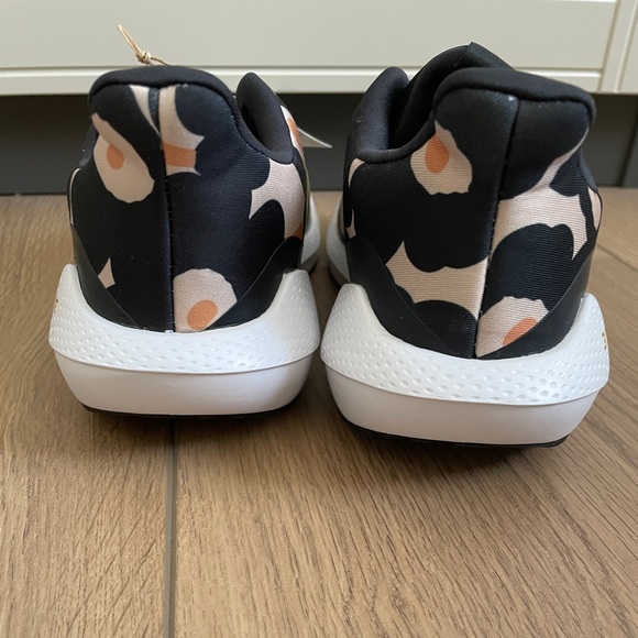 Marimekko x Adidas 4Y - Picture 7 of 10